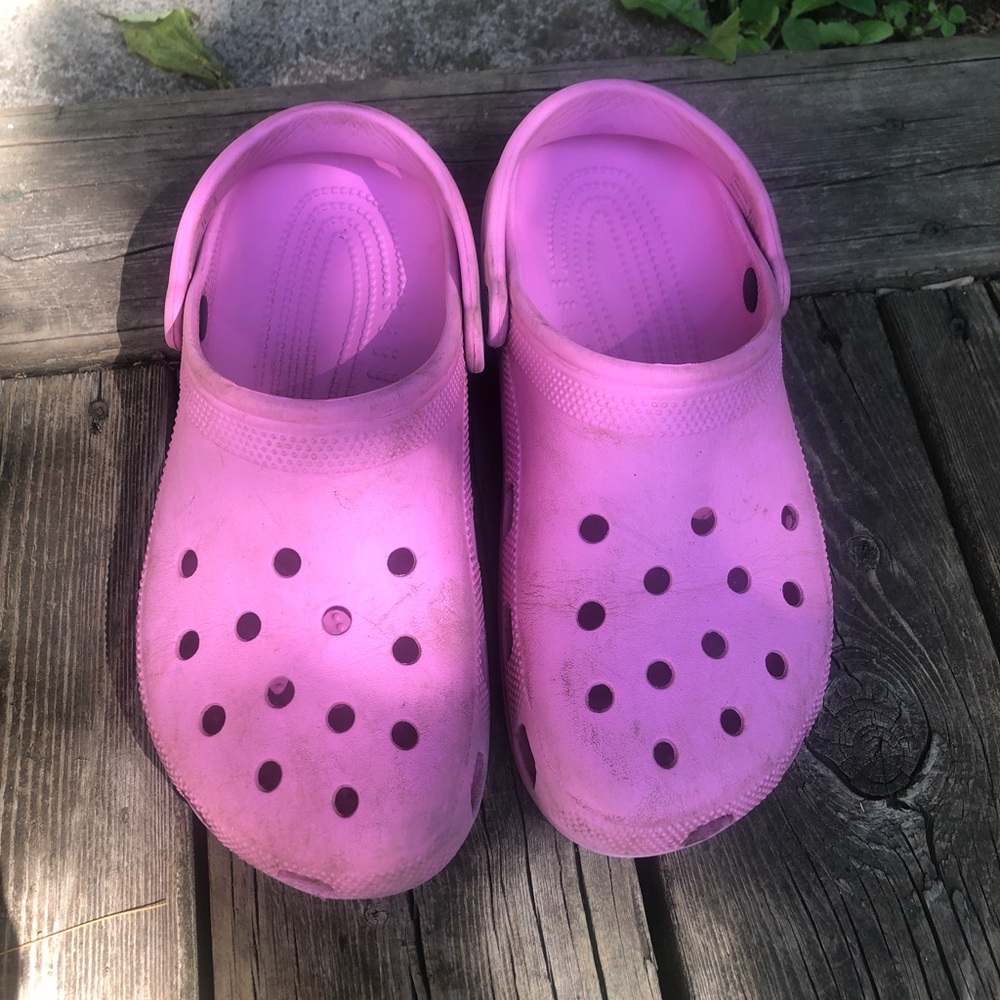 Pink crocs